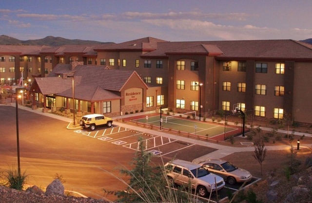 Beautiful studio unit at resort, sleeps 4