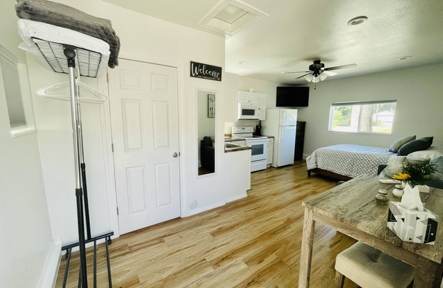 Beautiful Studio near Downtown CDA and Lake!