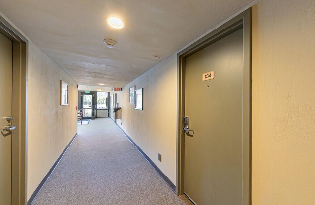Beautiful Studio W/Kitchenette #134 at Donner Lake Village