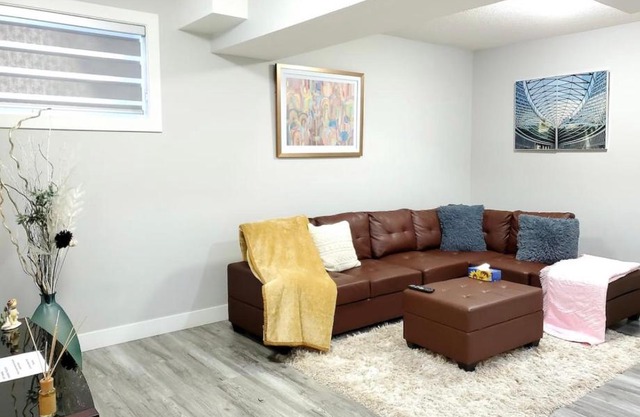 Beautiful & Stylish 2 Bedroom Private Basement Suite