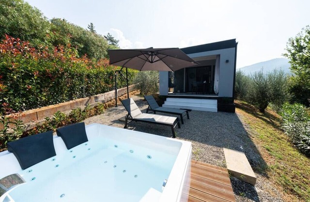 Beautiful Suite with lots of privacy and private hot tub