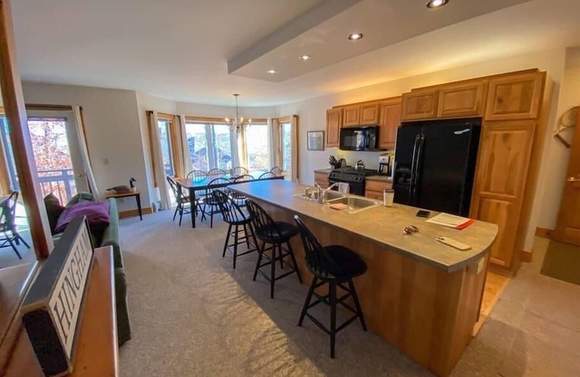 Beautiful, sunny Jay Peak ski-in/ski-out condo!