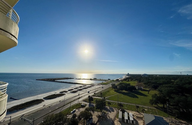 Beautiful Sunset and Gulf Views-2 bedroom / 2 bathroom