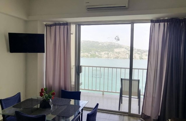 Wunderschöne Twin Towers Suite mit Balkon und atemberaubendem Meerblick