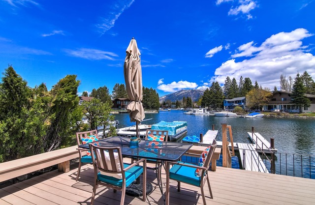 Beautiful Tahoe Home - Waterfront Location