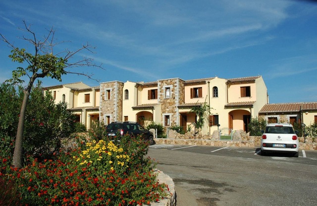 Wunderschönes Reihenhaus mit Pool, Terrasse und Meerblick