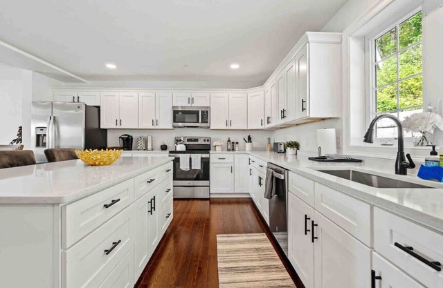 Beautiful Three Bedroom Luxury Townhouse