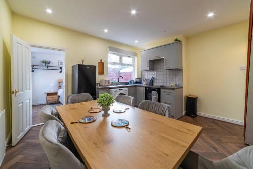 Beautiful Three Bedroom House - Manchester Escape