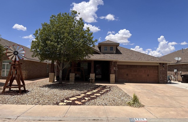 Beautiful three bedroom home with a gym and huge TV’s!!
