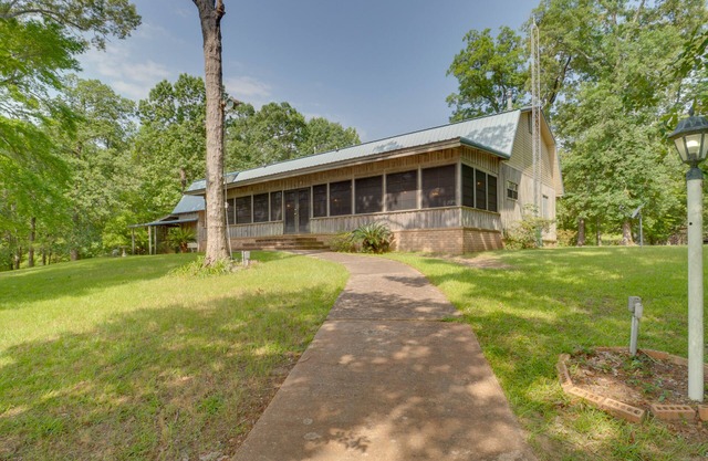 Beautiful Toledo Bend Retreat w/ Private Dock