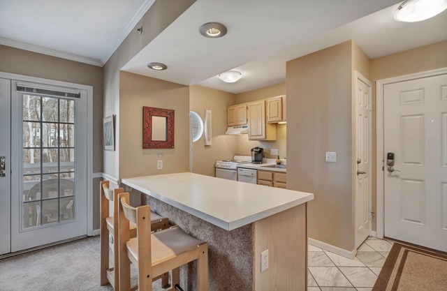 Beautiful top floor corner unit. Private entrance.