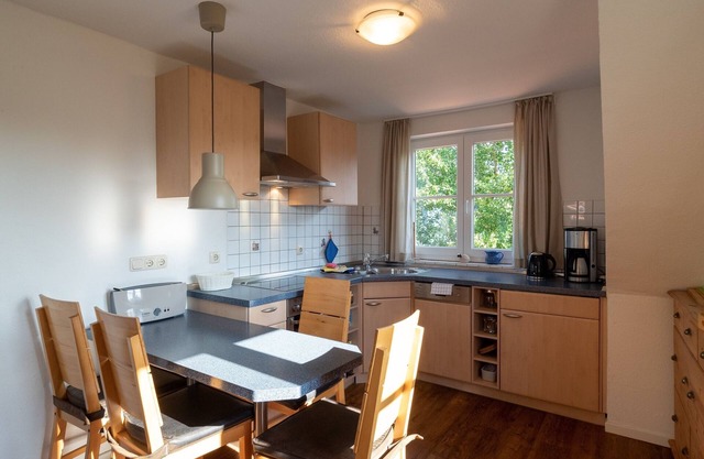 Schöne Dachgeschoss-Ferienwohnung im Osten der Insel mit Gartennutzung