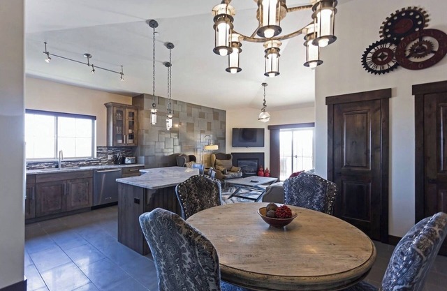 Schöne Dachgeschoss Park City Wohnung