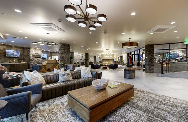 Beautiful top level condo with mtn views, free ski shuttle + resort amenities