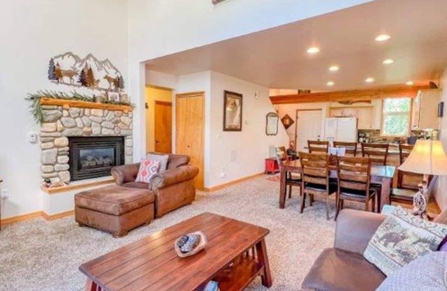 Beautiful Townhome on the 9th Fairway of Red Lodge Golf Course