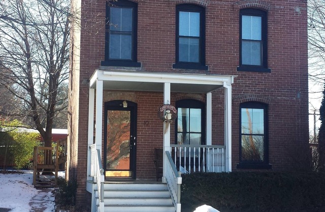 Schönes Stadthaus in Turners Falls!