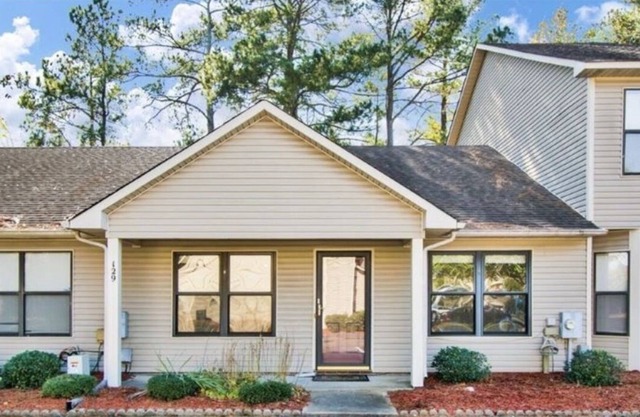 Beautiful Townhouse in quiet neighborhood!