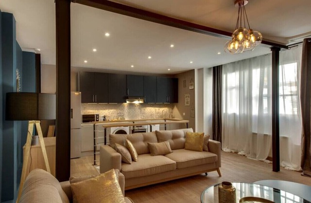 Beautiful Triplex in the center of Paris