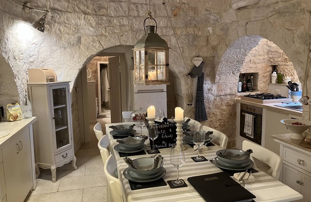 Wunderschönes Trullo und Villa in malerischer, ländlicher Lage