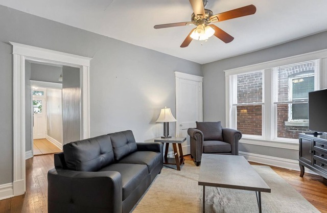 Beautiful Unit in Shaw Community! 2e