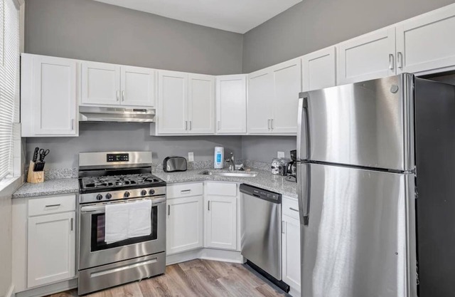 Beautiful Unit in Shaw Community -4228b