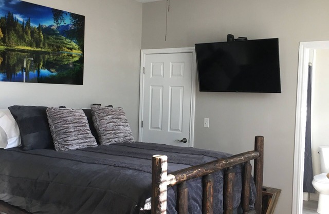 Beautiful uptown studio in Butte