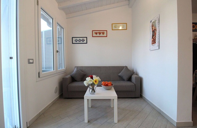 Wunderbares Ferienhaus mit W-LAN, Klimaanlage, TV, Terrasse, Haustiere erlaubt und Parkplatz