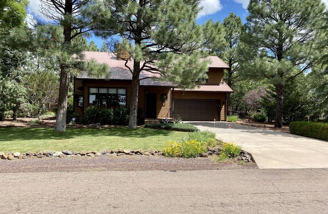 Hermosa casa de vacaciones con cubierta cubierta recientemente agregada