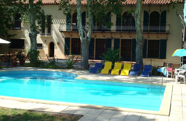 Katalanisches Landhaus mit Swimmingpool und Garten, ideal für 2 oder 3 Familien