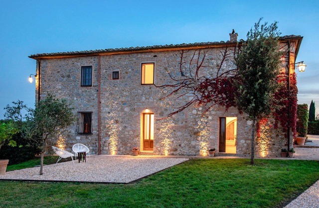 Beautiful Villa with pool near Siena