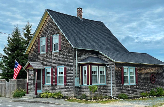 Viktorianisches Cottage in DownEast Winter Harbor mit Meerblick, weitläufigen Gärten