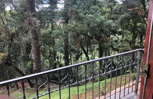 Hermosa vista, confort y calidez en Campos do Jordão