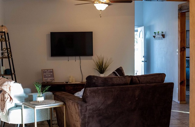 Beautiful views 3 bedroom 2 bath near hospital and Intel