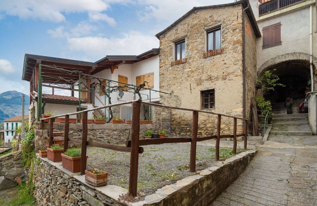 Schönes Ferienhaus für 6 Gäste mit W-LAN, TV und Parkplatz