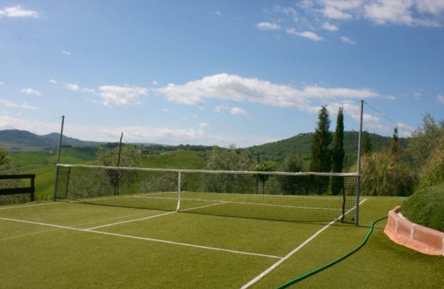 Beautiful Villa for 15. Panoramic sitting area. Pool, Tennis, table tennis, children playground,