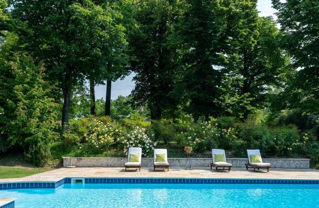 Wunderbares Ferienhaus für 8 Personen mit W-LAN, Pool, TV, Haustiere erlaubt und Parkplatz