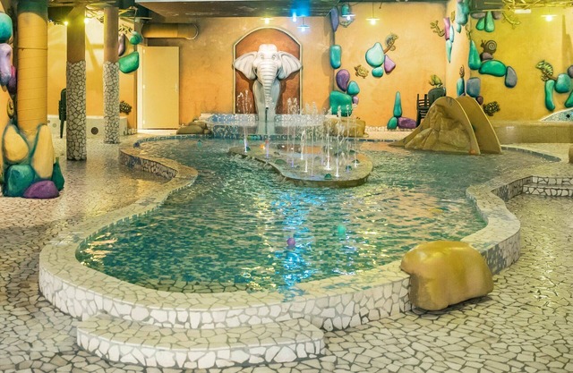 Angenehme Wohnung für 4 Gäste mit Pool, W-LAN, TV und Parkplatz