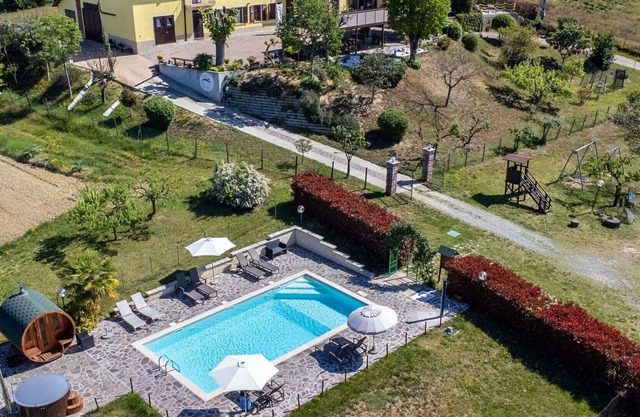 Herrliche Wohnung für 6 Gäste mit W-LAN, Pool, TV, Haustiere erlaubt und Parkplatz