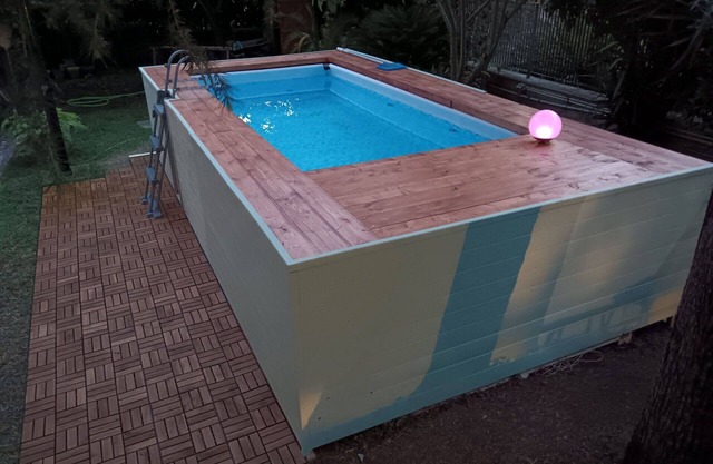 Atemberaubendes Ferienhaus für 8 Gäste mit W-LAN, Klimaanlage, privatem Pool, TV und Terrasse
