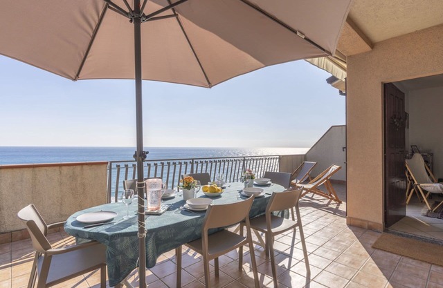 Wunderbares Ferienhaus für 9 Gäste mit W-LAN, Terrasse, Haustiere erlaubt und Parkplatz