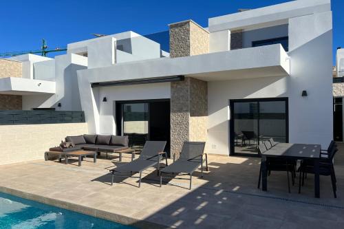 Beautiful villa in Benijofar with private pool and pet friendly