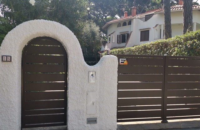 Beautiful villa in the pine forest with private garden