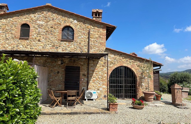 Beautiful 3 bedroom restored farmhouse near San Gimignano