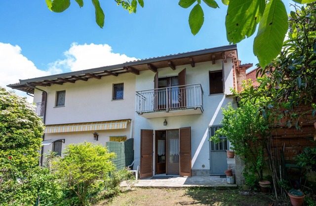 Beautiful villa for 8 people with TV, balcony, pets allowed and parking