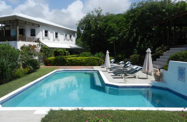 DIE VILLA, Grenada, Karibik, Luxusvilla, großer Pool, Meerblick.