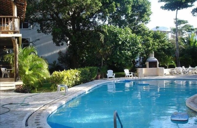 Schöne Villa mit Pool, kurzer Fußweg zum Strand und zum Town Gated \ Private Security