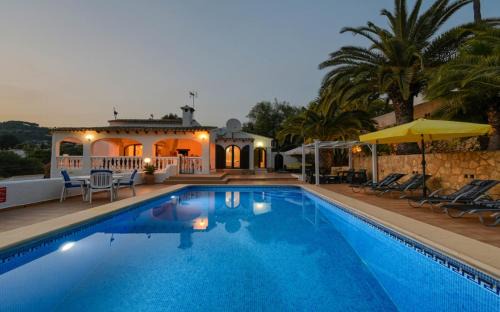 Beautiful villa near the sea and golf course