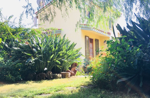 Schöne Villa, privater Garten, WIFI, Klimaanlage