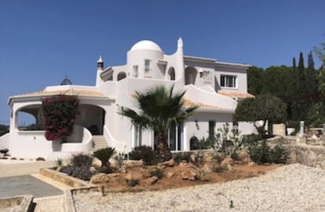 Beautiful Villa with seaview, heated pool, big garden, Pentaque and Badminton