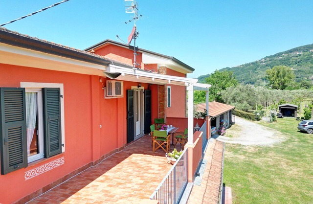 Ferienhaus mit Klimaanlage, W-LAN, TV, Terrasse, Haustiere erlaubt, Parkplatz, bei La Spezia